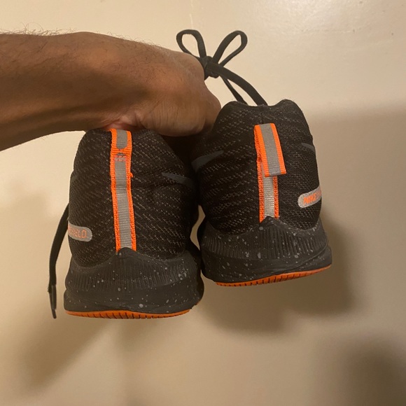 Nike Zoom Winflo 4 Shield Running Shoe - Picture 4 of 8